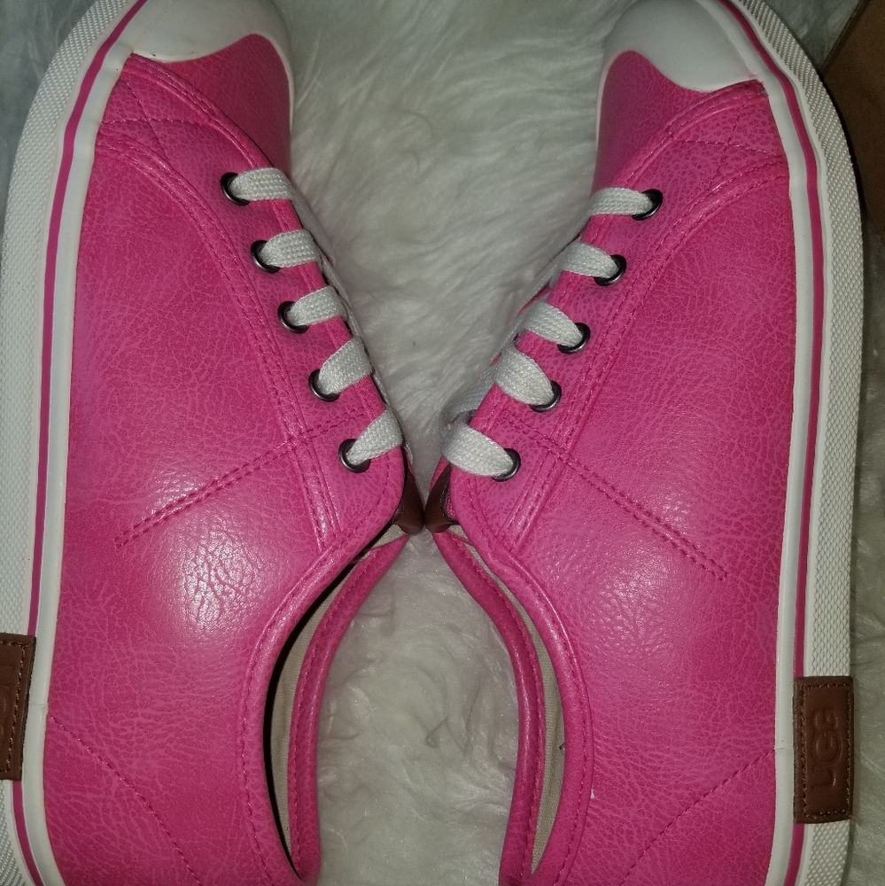UGG Broderick Pebbled Sneaker